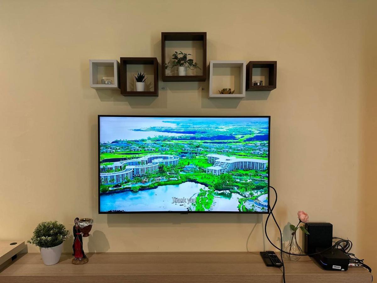 Modern Condo Living In Makati Манила Екстериор снимка